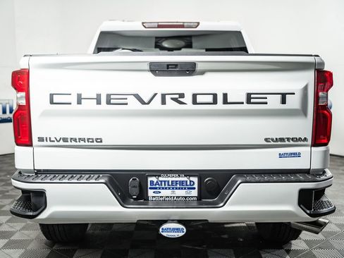 Used 2019 Chevrolet Silverado 1500 Custom w/ Custom Convenience Package image 5