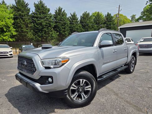Used 2018 Toyota Tacoma TRD Sport AWD/4WD image 1