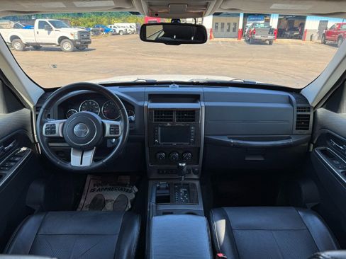 Used 2012 Jeep Liberty Limited Jet w/ Comfort/Convenience Group image 21