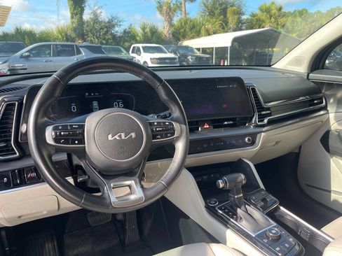 Used 2025 Kia Sportage EX FWD image 14