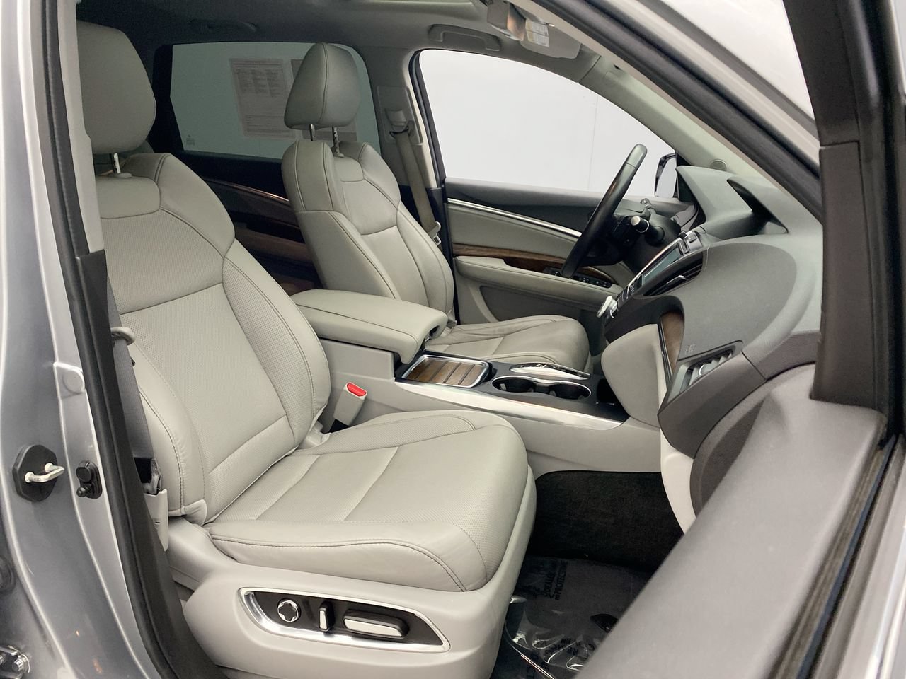 Used 2020 Acura MDX w/ Technology Package AWD/4WD image 23