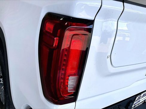 Used 2025 GMC Sierra 1500 SLT RWD image 13
