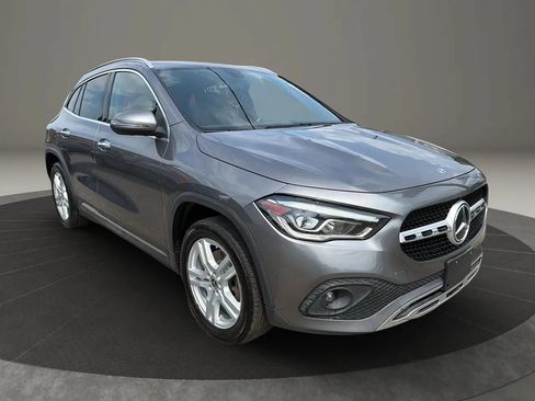 Used 2021 Mercedes-Benz GLA 250 4MATIC w/ Premium Package image 3