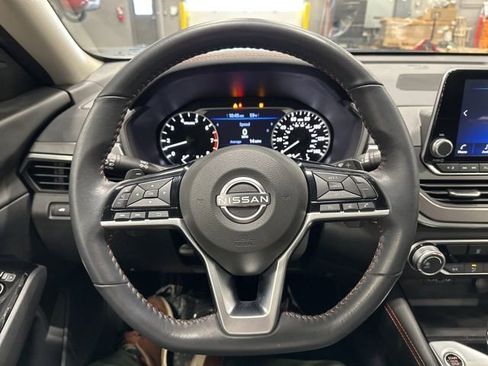Used 2023 Nissan Altima 2.5 SR image 17