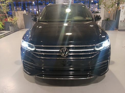 Used 2024 Volkswagen Tiguan SEL R-Line AWD/4WD image 3