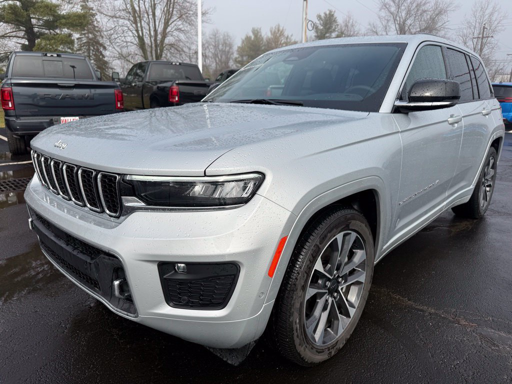 New 2025 Jeep Grand Cherokee Overland AWD/4WD image 8