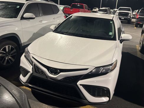 Certified 2024 Toyota Camry SE w/ Convenience Package image 3