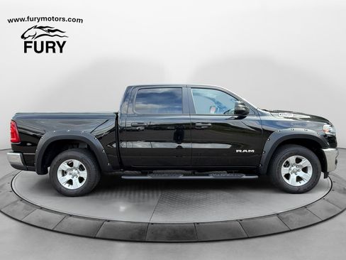 Used 2025 RAM 1500 Big Horn AWD/4WD image 3