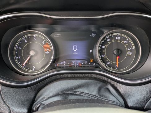 Used 2020 Jeep Cherokee Limited image 21