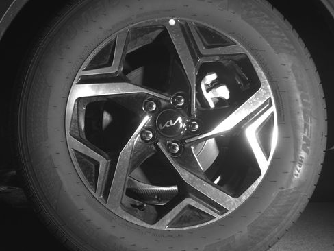 Used 2025 Kia Sportage LX image 14