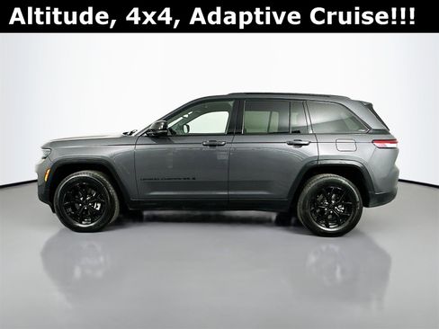 Used 2024 Jeep Grand Cherokee Altitude image 5