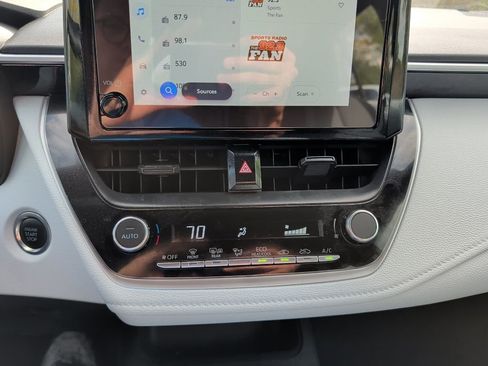 Certified 2025 Toyota Corolla SE FWD image 19
