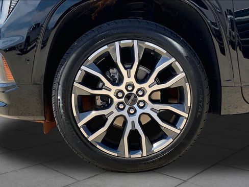 Used 2026 GMC Acadia Denali Ultimate w/ LPO, Floor Liner Package FWD image 11