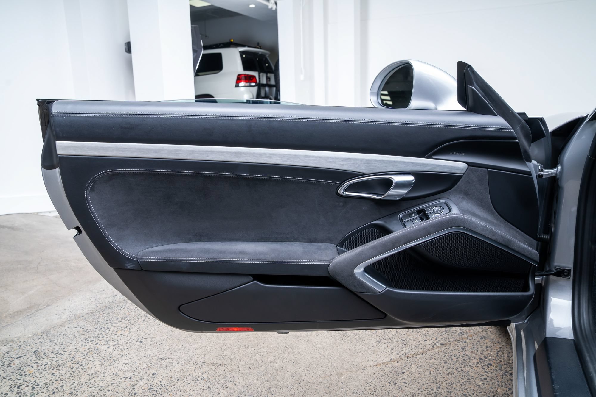 Used 2015 Porsche 911 GT3 RWD image 24