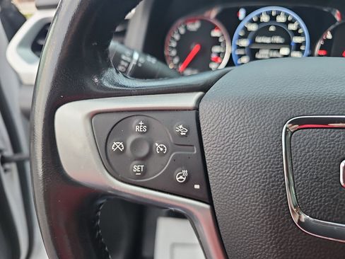 Used 2021 GMC Acadia SLT w/ Technology Package image 16