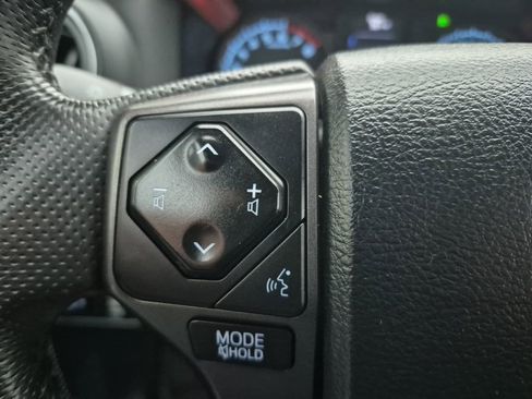 Used 2017 Toyota Tacoma TRD Sport image 20