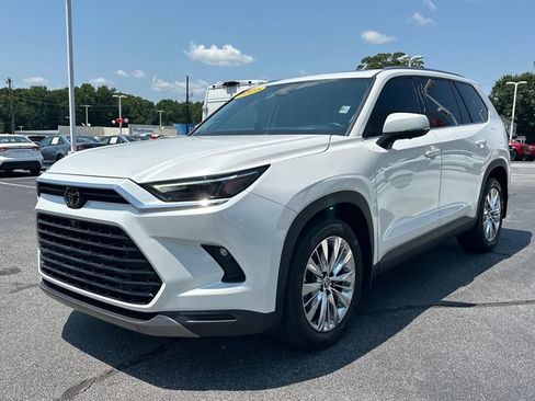 Used 2025 Toyota Grand Highlander AWD image 8