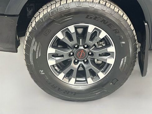 Used 2024 Nissan Titan PRO-4X w/ Pro-4x Convenience Package AWD/4WD image 33