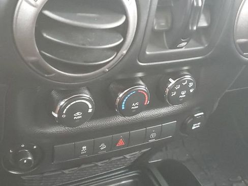 Used 2018 Jeep Wrangler Unlimited Sport image 18