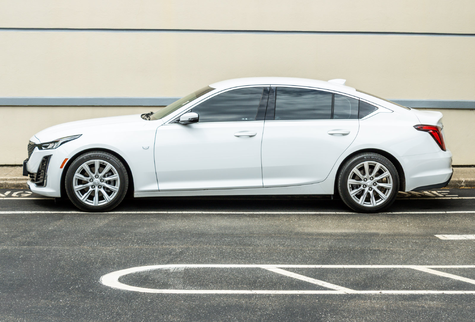 Used 2022 Cadillac CT5 Luxury RWD image 4