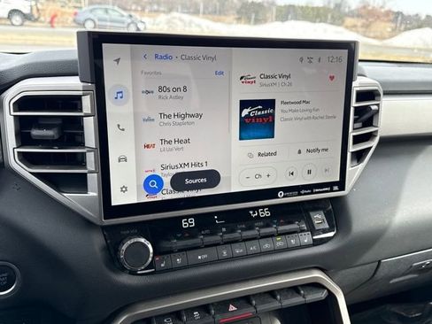 Used 2024 Toyota Tundra Limited image 27