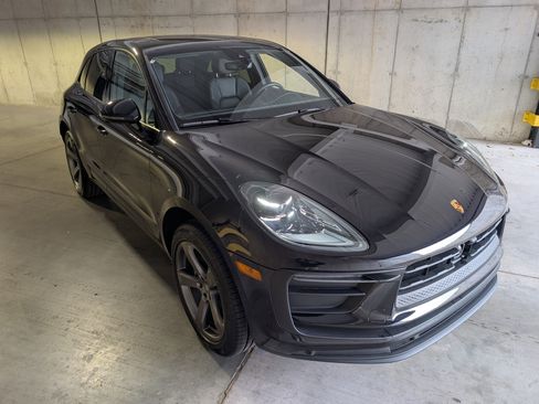 Used 2025 Porsche Macan image 11