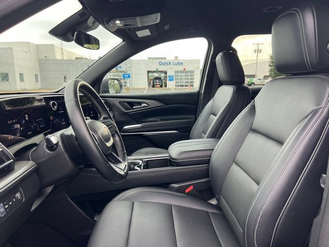 Used 2026 Chevrolet Traverse LT AWD/4WD image 4
