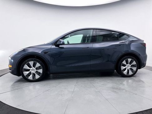 Used 2021 Tesla Model Y Long Range image 14