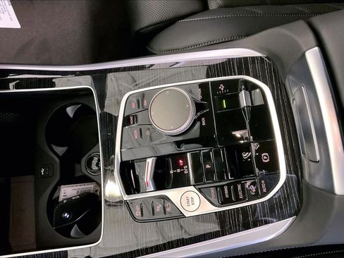 New 2026 BMW X5 xDrive50e w/ M Sport Package image 7