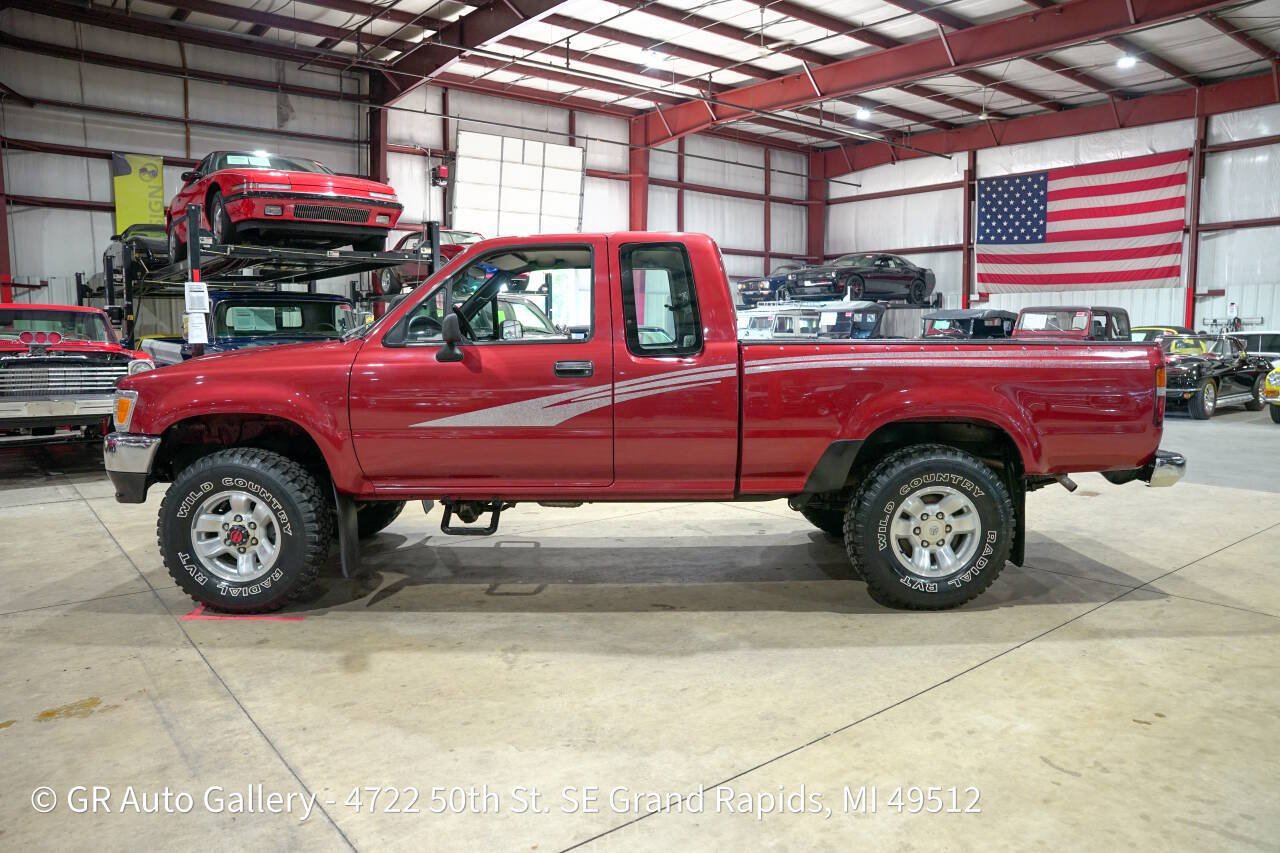Used 1993 Toyota Pickup Deluxe AWD/4WD image 4