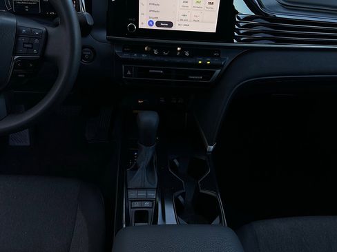 Used 2025 Toyota Camry LE image 16