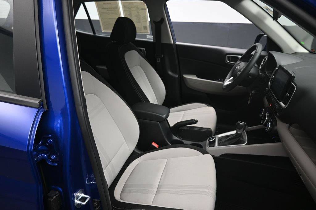 Used 2023 Hyundai Venue SEL FWD image 27