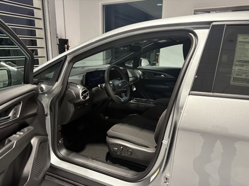 New 2026 Chevrolet Equinox EV LT image 9