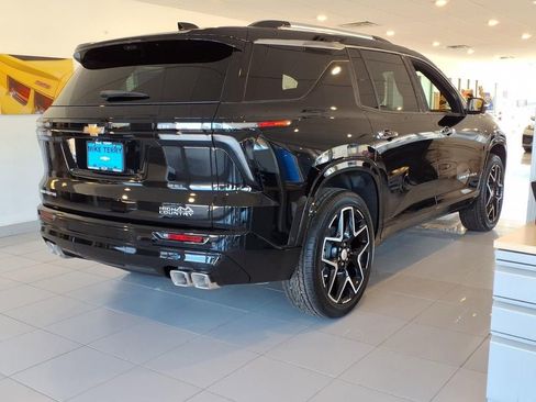 New 2026 Chevrolet Traverse High Country FWD image 3