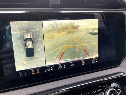 Used 2025 GMC Sierra 3500 AT4 w/ AT4 Premium Plus Package image 17