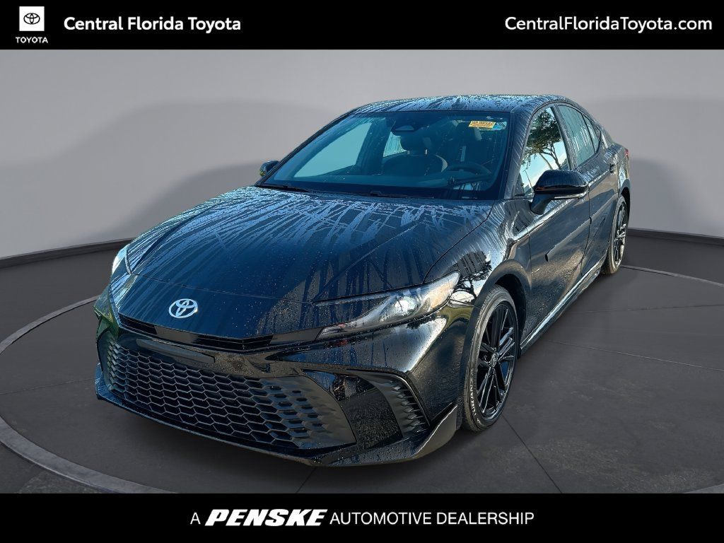 Used 2025 Toyota Camry SE FWD image 1