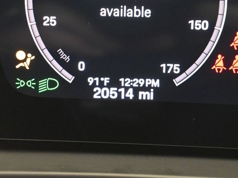 Certified 2025 Porsche Cayenne AWD/4WD image 16