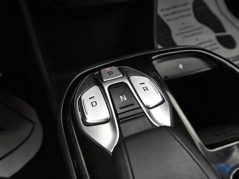 Used 2020 Hyundai Ioniq SE image 19