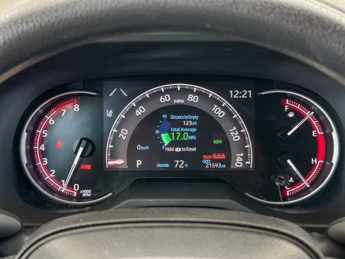 Used 2025 Toyota RAV4 XLE AWD/4WD image 21