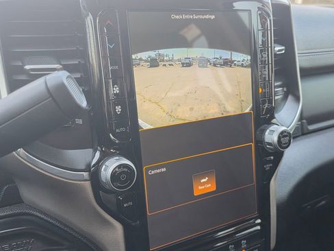 Used 2024 RAM 4500 Laramie image 28