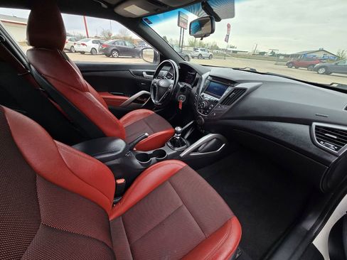 Used 2016 Hyundai Veloster Turbo R-Spec image 16