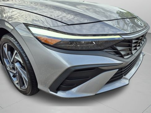 Certified 2025 Hyundai Elantra Sport FWD image 34