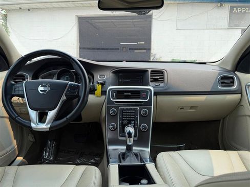 Used 2014 Volvo S60 T5 FWD image 9