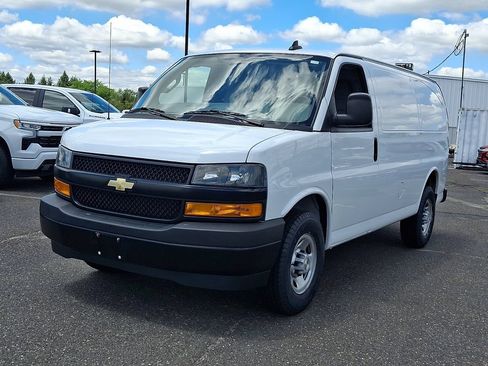 Used 2023 Chevrolet Express 2500 w/ Driver Convenience Package RWD image 5
