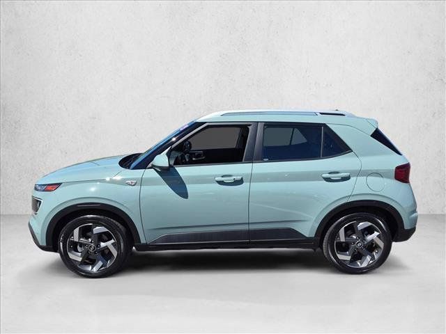 Used 2025 Hyundai Venue Limited FWD image 9