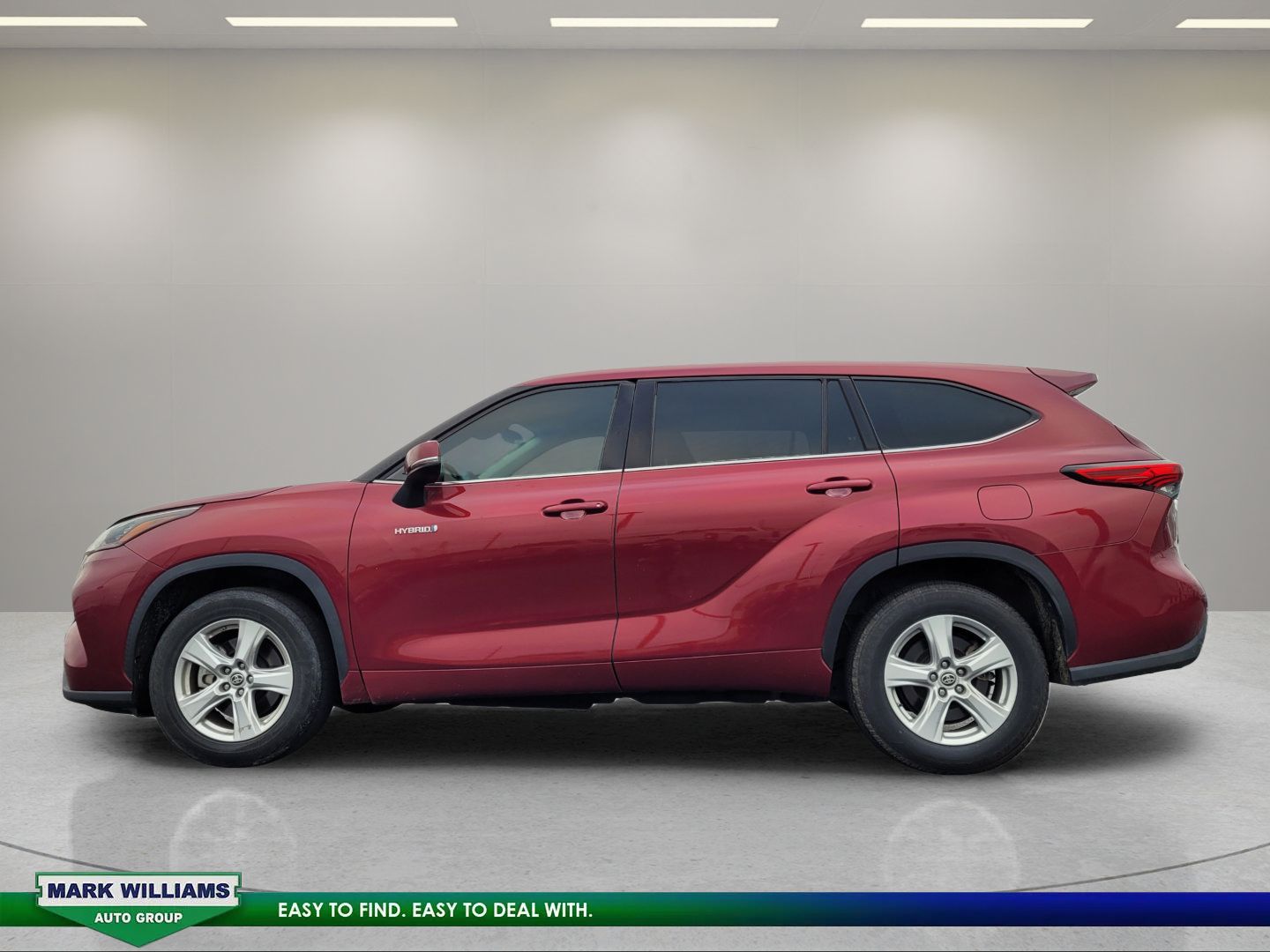 Used 2020 Toyota Highlander LE FWD image 7