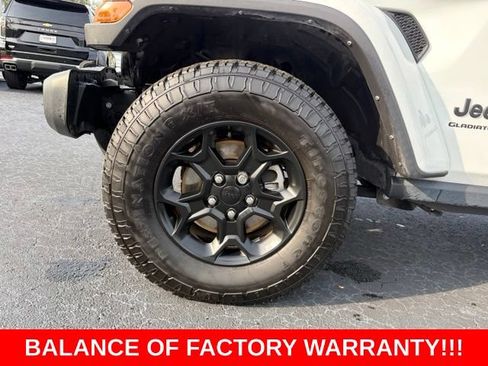 Used 2023 Jeep Gladiator Sport AWD/4WD image 9