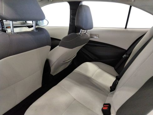 Used 2020 Toyota Corolla LE image 29