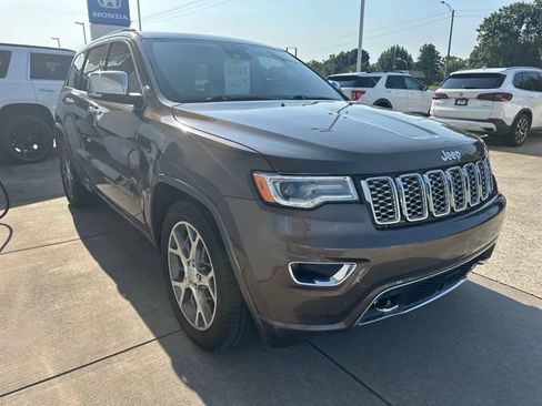 Used 2020 Jeep Grand Cherokee Overland AWD/4WD image 6