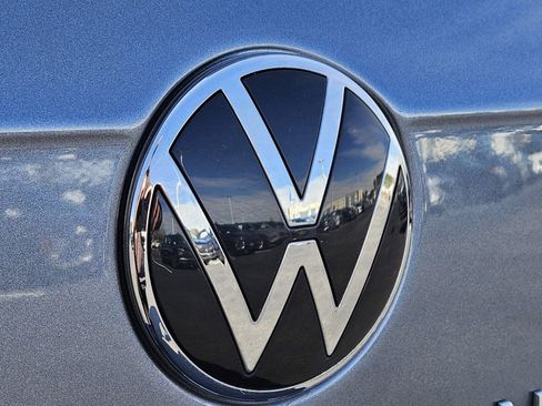 Used 2024 Volkswagen Tiguan SE image 15